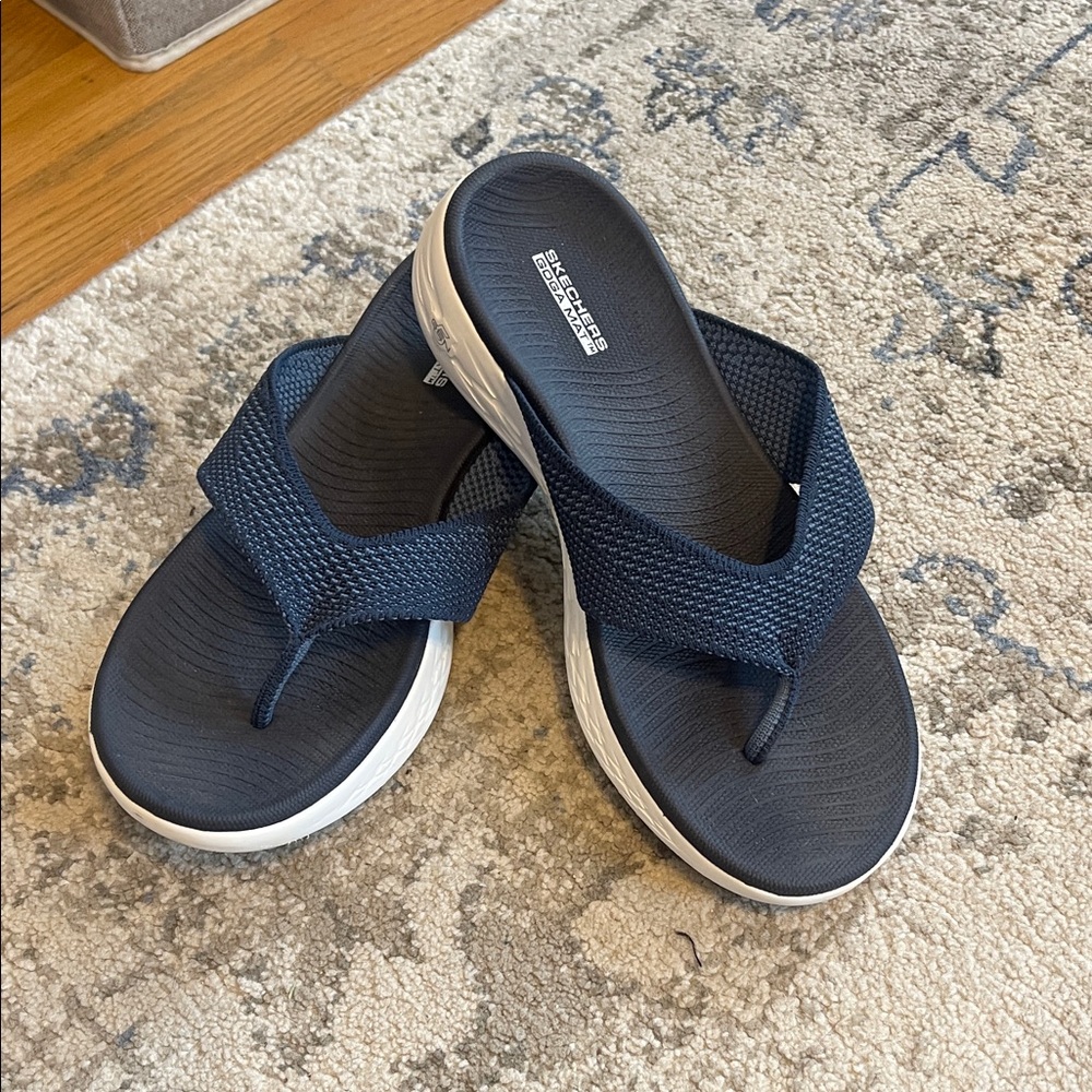 Women’s size 9 Skechers Dark Blue Sandals